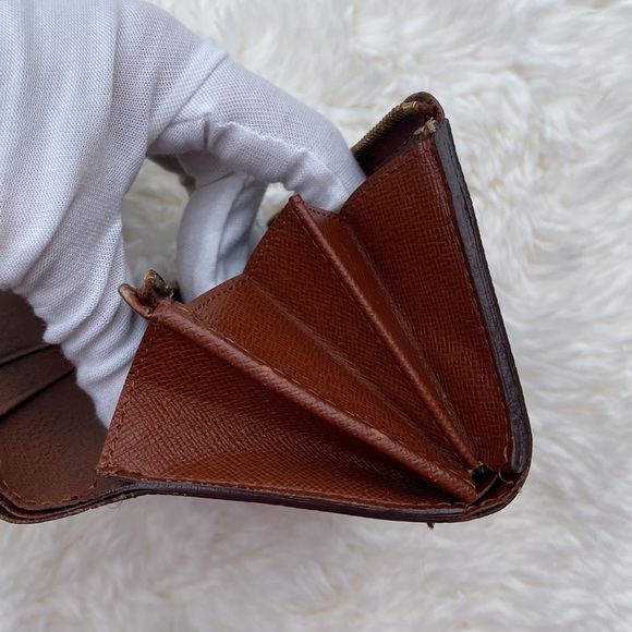 ✨ Louis Vuitton Monogram Wallet - Picture 8 of 15